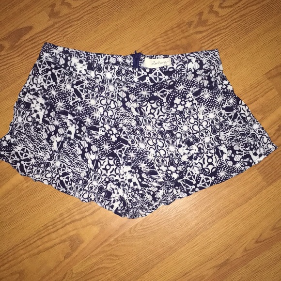 Kiss & cry Pants - Blue and white shorts